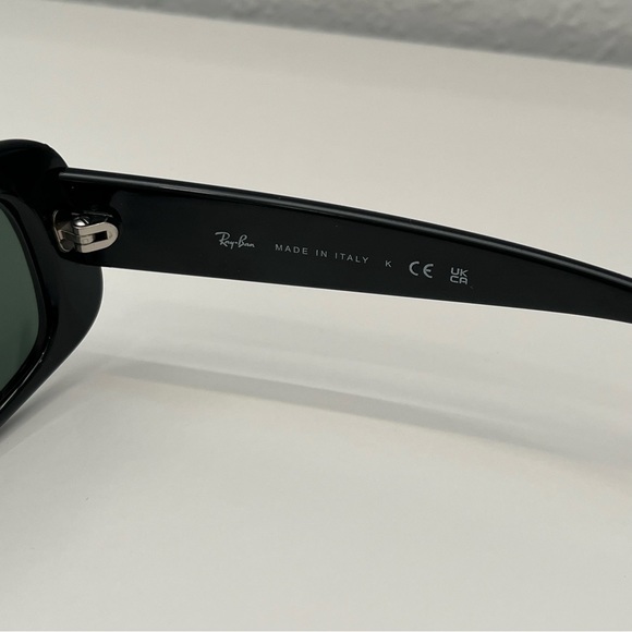 Sold on Depop - Ray-Ban RB4122 Black Rectangular Sunglasses w Green Lenses - Picture 6 of 11